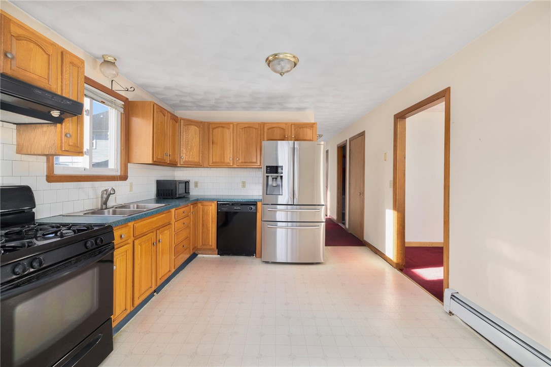 76 Moorefield Street Providence, RI 02909 - Photo 5 of 41