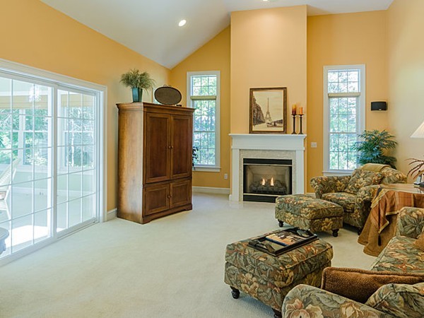 7 Noreen Road Mansfield, MA 02048 - Photo 12 of 30 Gallery Image 12