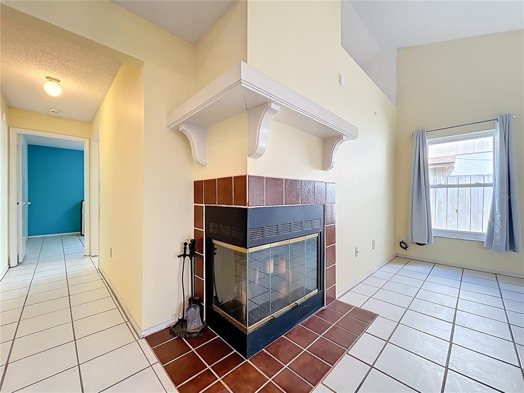 2843 Danforth Drive Orlando, FL 32818 - Photo 11 of 41 a view of an empty room with window