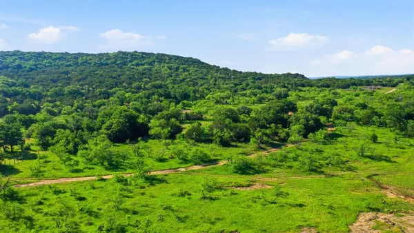 $368,000 | 8-9 Mustang Trail, Strawn, TX 76475