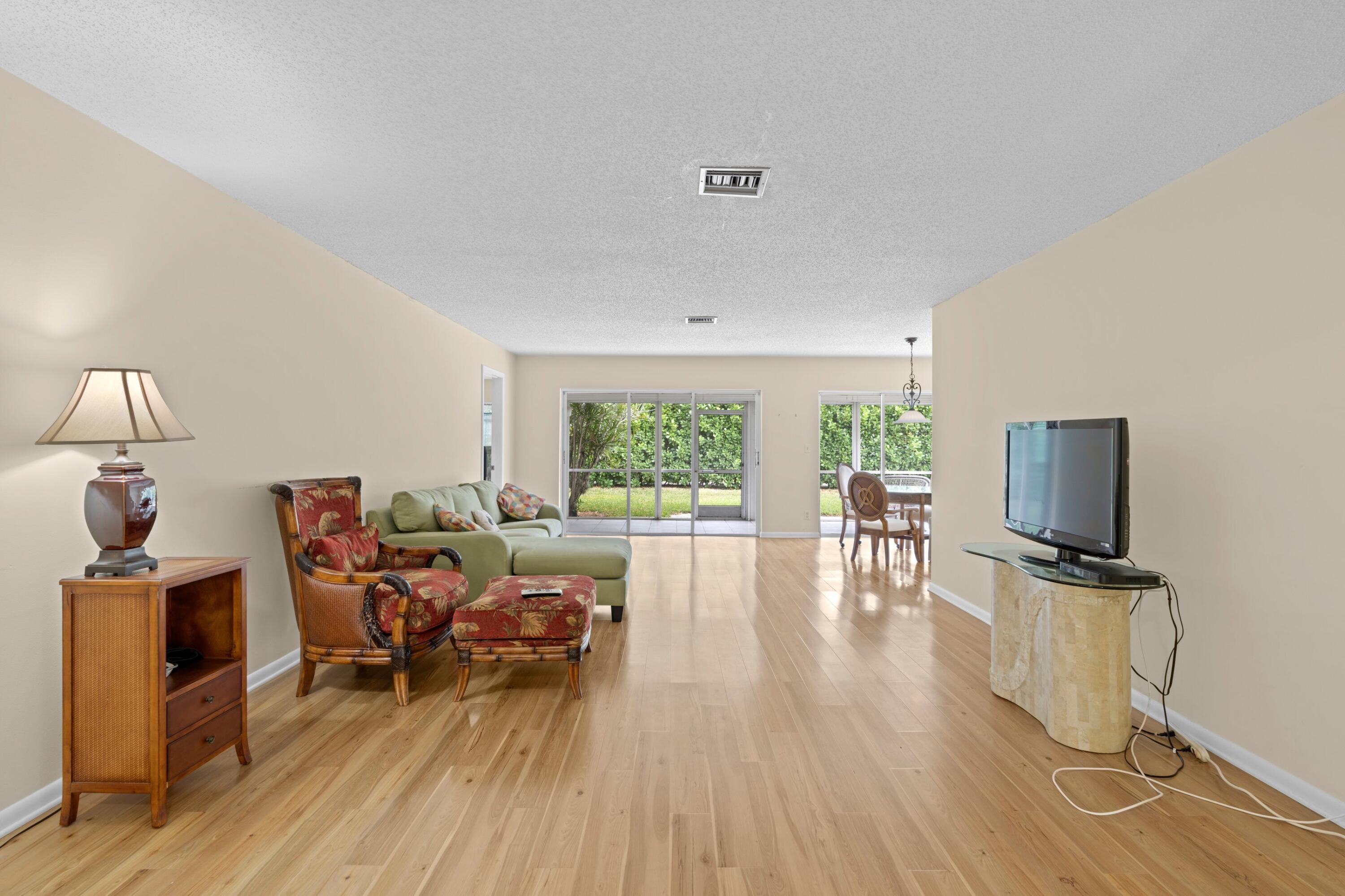500 Southwest 2nd Street Boca Raton, FL 33432 - Photo 11 of 36 Living Room
