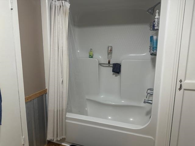 440 Angotti Road Crump, TN 38327 - Photo 15 of 30 Bathroom with shower / tub combo with curtain