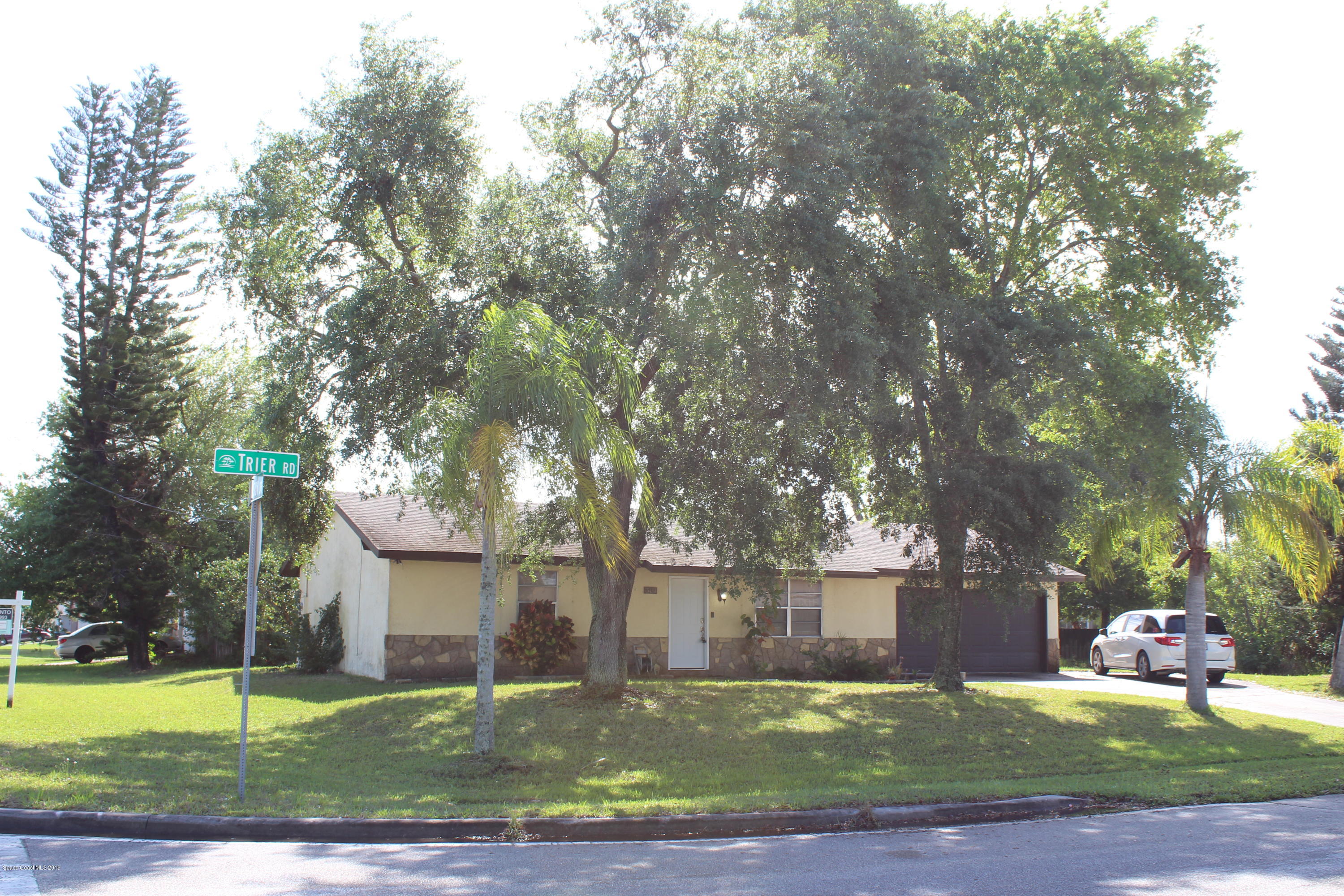 304 Trier Road Northwest Palm Bay, FL 32907 - Photo 3 of 16 IMG_3242