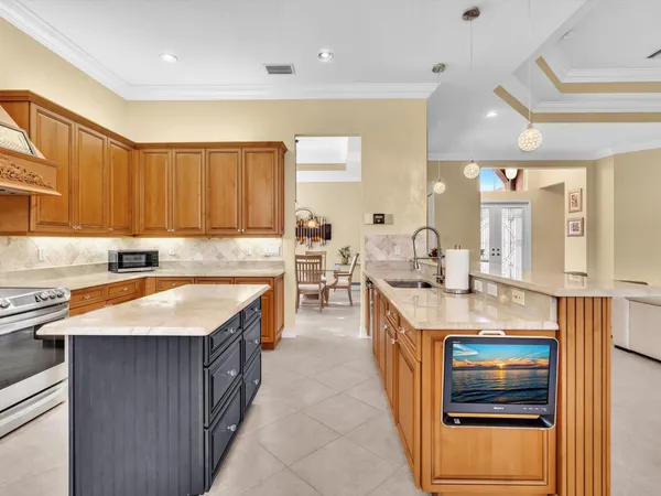 $725,000 | 7191 Corning Circle, Boynton Beach, FL 33437