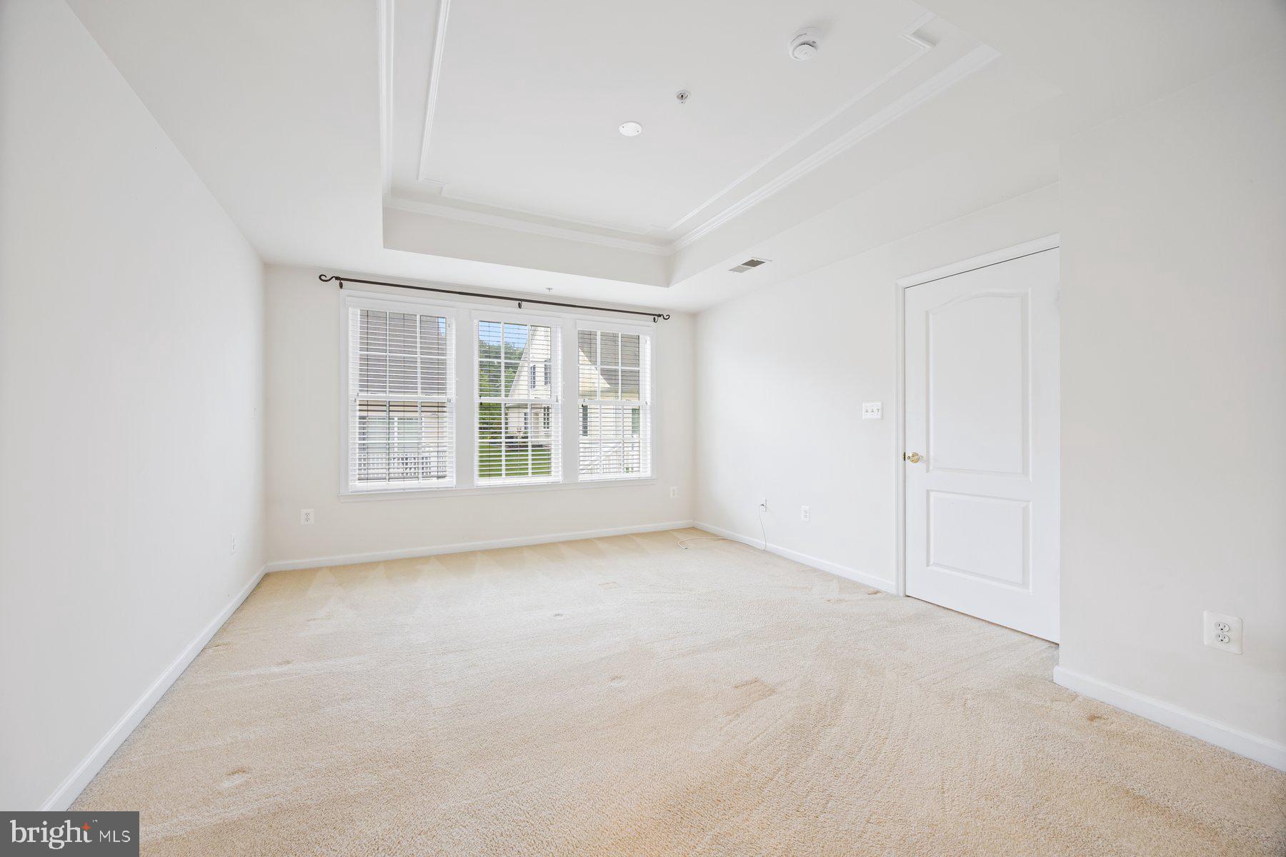 840 Horseshoe Lane, Unit 171 Taneytown, MD 21787 - Photo 19 of 37 an empty room with windows