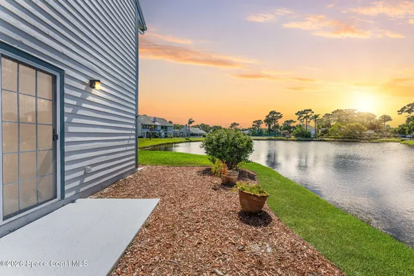 a park view with a outdoor space
