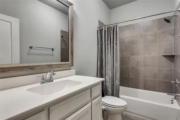 $499,900 | 529 Inwood Street, Benbrook, TX 76126