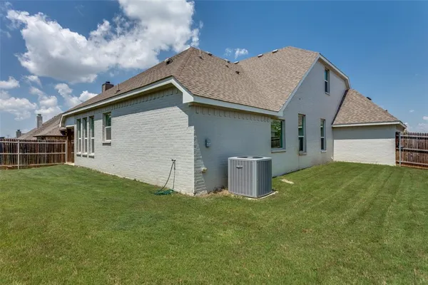 $499,900 | 529 Inwood Street, Benbrook, TX 76126