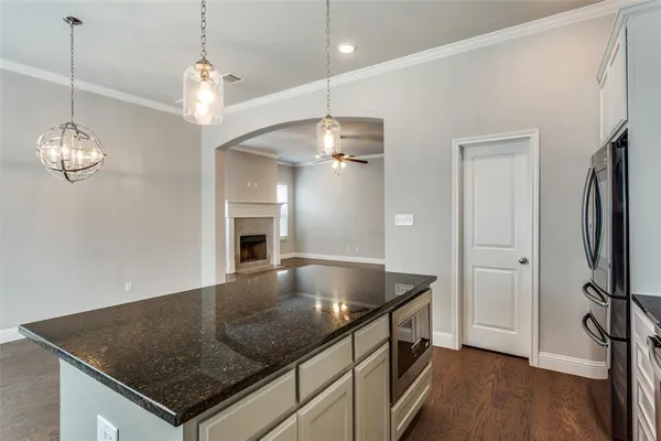 $499,900 | 529 Inwood Street, Benbrook, TX 76126