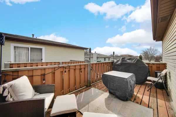 $225,900 | 19532 116th Avenue, Unit D, Mokena, IL 60448