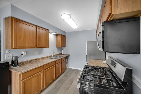 $225,900 | 19532 116th Avenue, Unit D, Mokena, IL 60448