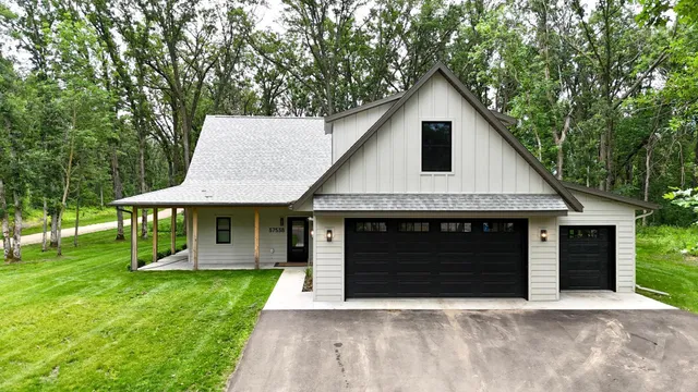 $799,900 | 37538 Norwood Lane, Battle Lake, MN 56515
