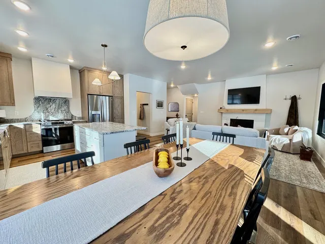 $799,900 | 37538 Norwood Lane, Battle Lake, MN 56515