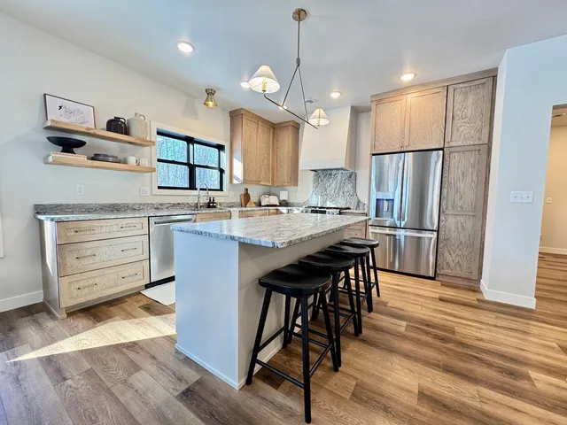 $799,900 | 37538 Norwood Lane, Battle Lake, MN 56515