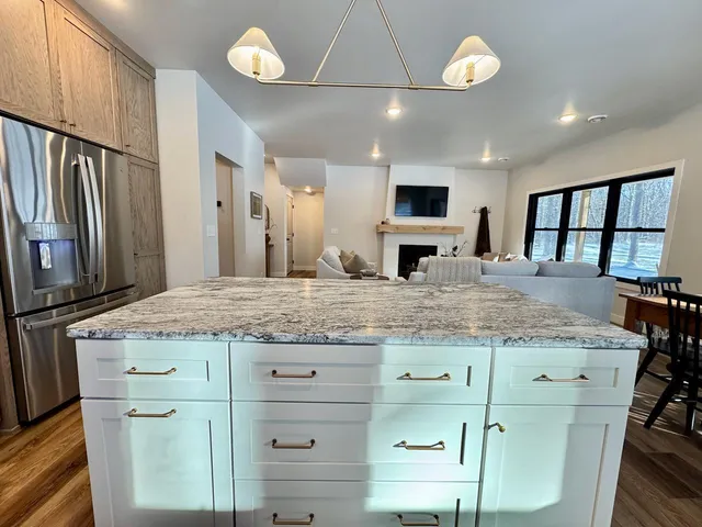 $799,900 | 37538 Norwood Lane, Battle Lake, MN 56515