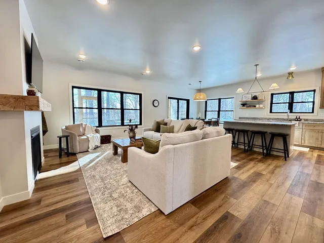 $799,900 | 37538 Norwood Lane, Battle Lake, MN 56515