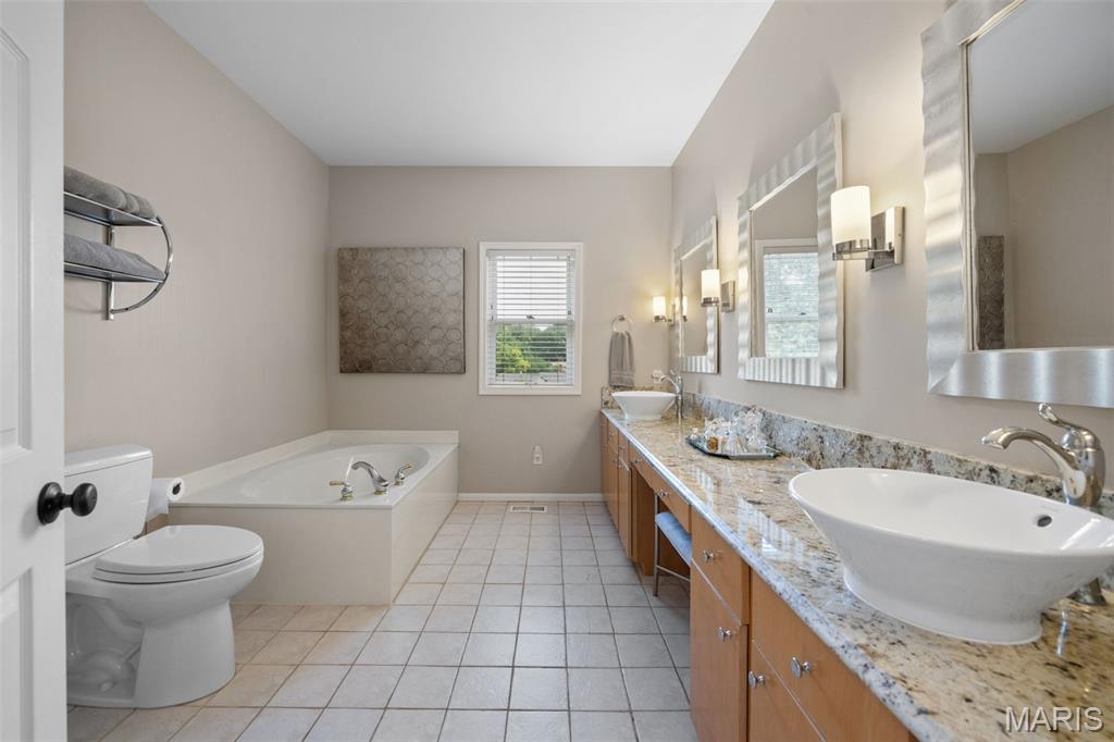 1028 North Spoede Road Creve Coeur, MO 63146 - Photo 27 of 56