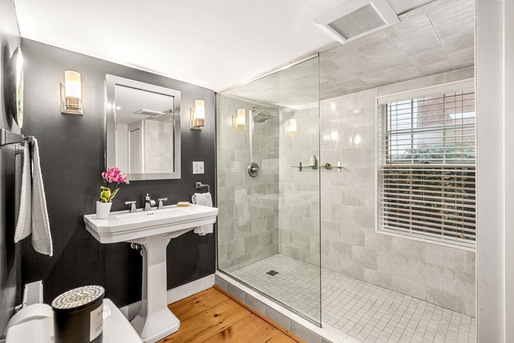 19 Middle Street Marblehead, MA 01945 - Photo 18 of 39