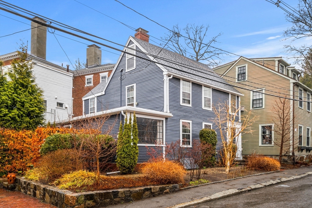 19 Middle Street Marblehead, MA 01945 - Photo 2 of 39
