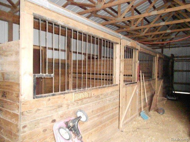 830 Sanders Road Oxford, MI 48371 - Photo 14 of 14 Stalls (Copy).jpg