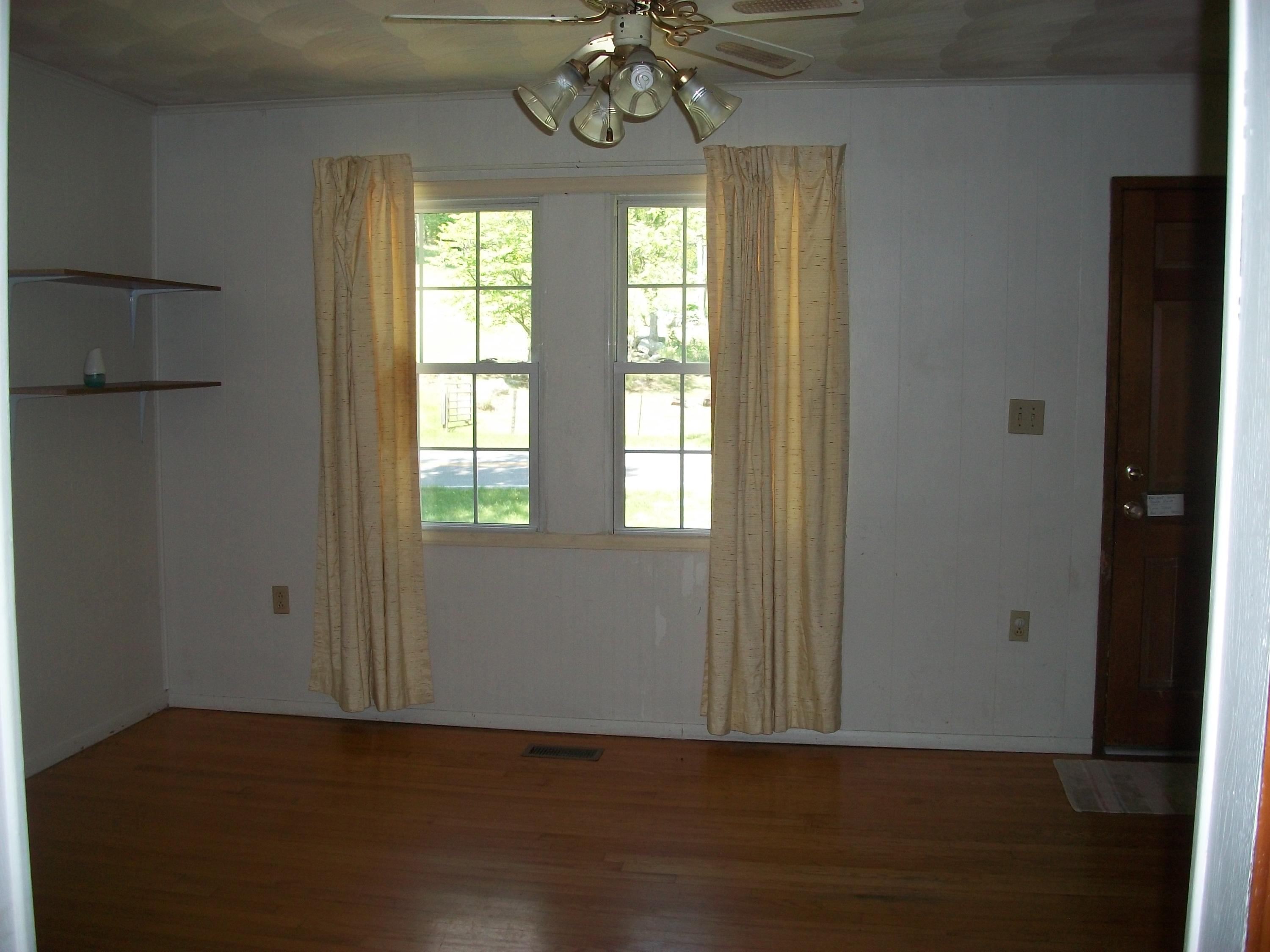 6598 Newport Road Catawba, VA 24070 - Photo 4 of 12 100_2520
