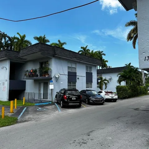 $1,800 | 13695 Northeast 3rd Court, Unit P16, North Miami, FL 33161