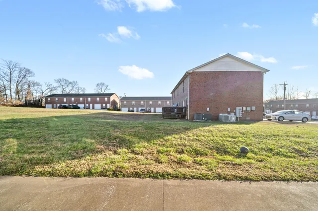 $925 | 2450 Caroline Drive, Unit H, Clarksville, TN 37042