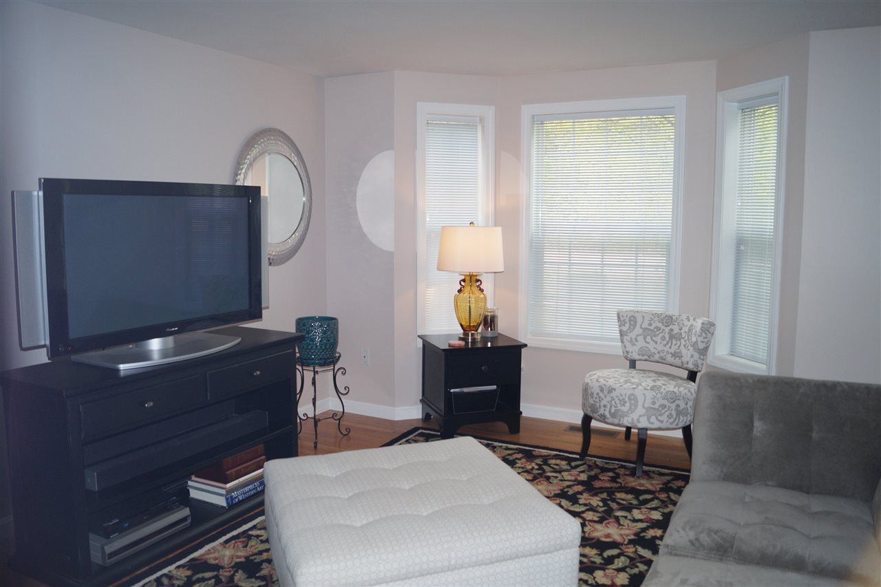 49 A Windham Road Hudson, NH 03051 - Photo 6 of 30