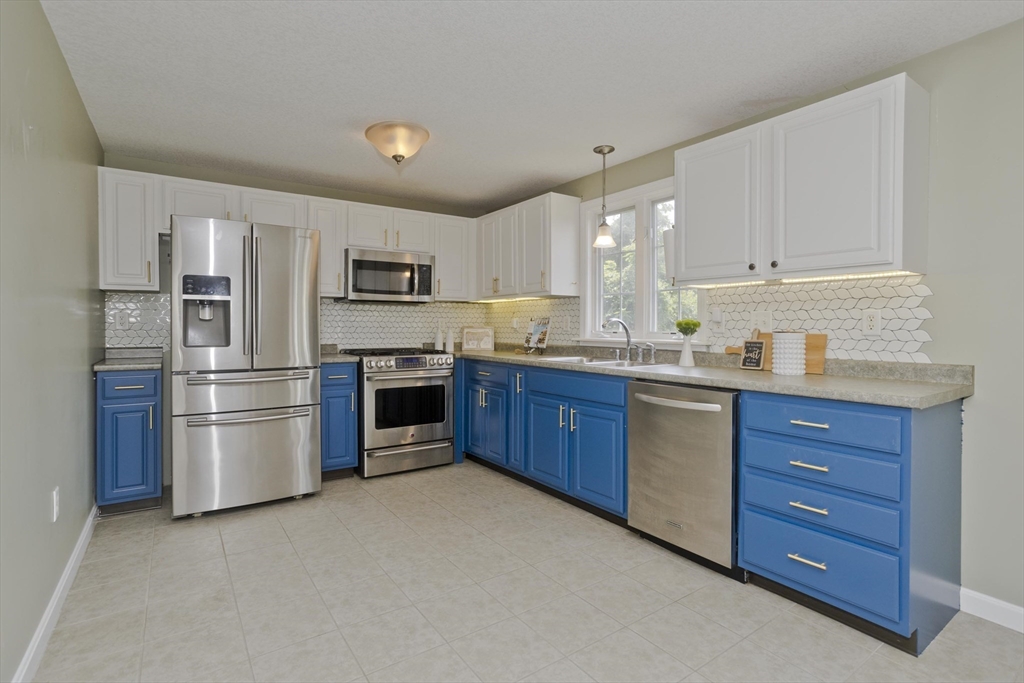 45 Spring St Extension South Hadley, MA 01075 - Photo 8 of 42 Gallery Image 8