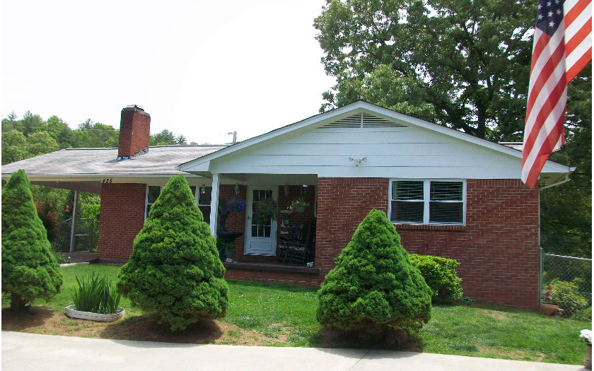 425 Hampton Avenue Murphy, NC 28906 - Photo 1 of 1 Main View