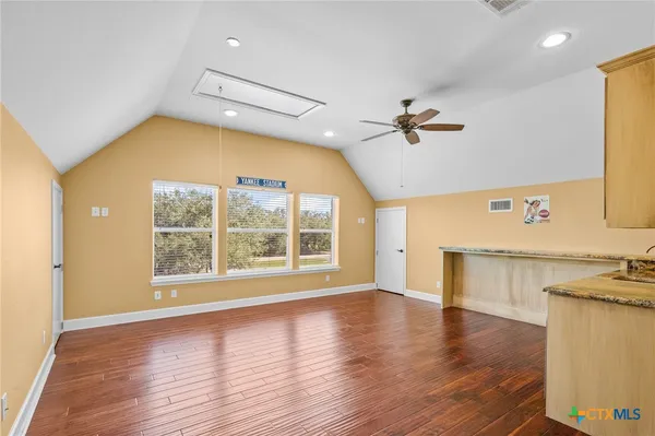 $699,000 | 130 Post Oak Circle, Inez, TX 77968