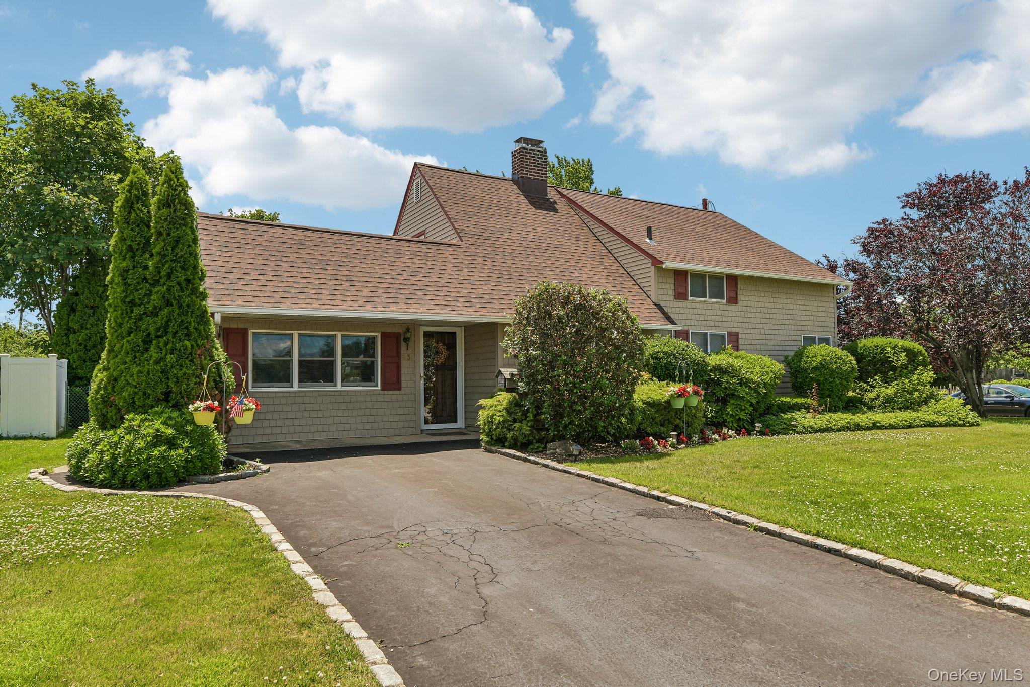 83 Coppersmith Road Levittown, NY 11756 - Photo 2 of 24