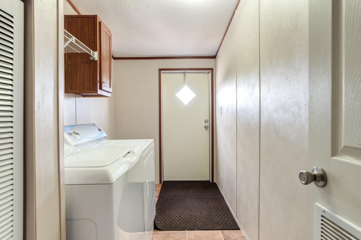 2446 Turkey Ridge Justiceburg, TX 79330 - Photo 26 of 50 a bathroom with a sink a toilet and shower