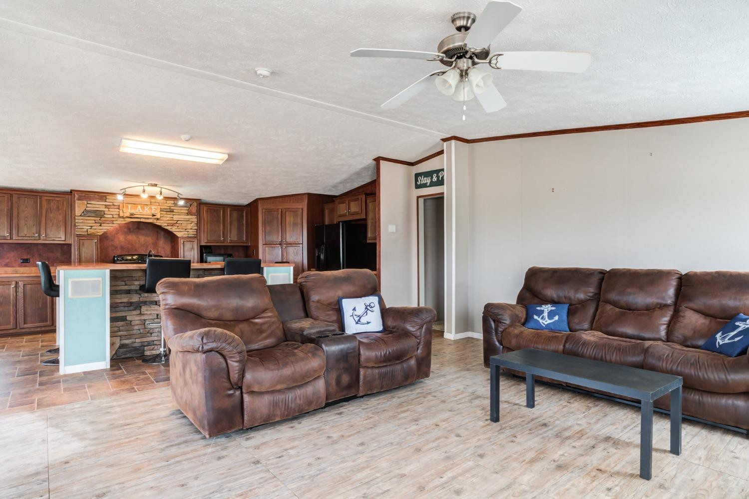2446 Turkey Ridge Justiceburg, TX 79330 - Photo 9 of 50 a living room with furniture