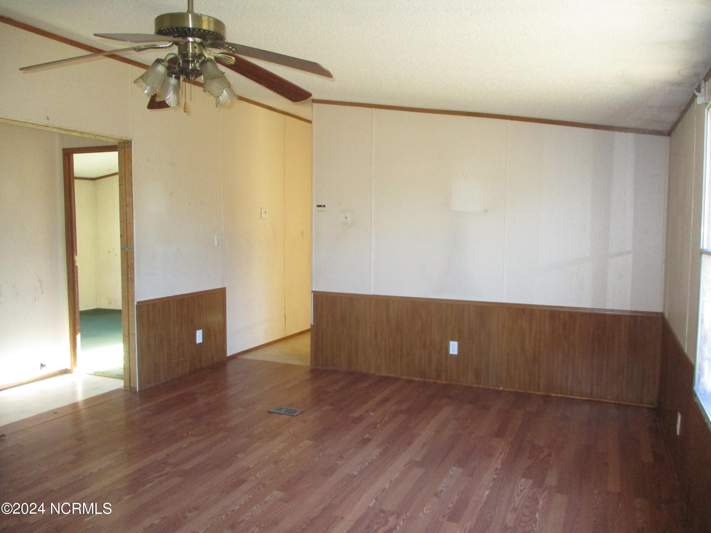 4776 Old Stantonsburg Road Wilson, NC 27893 - Photo 3 of 14 Great room