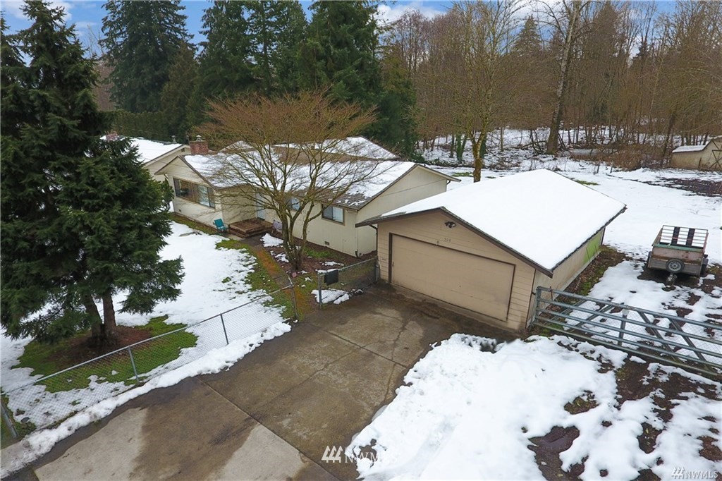 508 228th Street Southeast Bothell, WA 98021 - Photo 18 of 22 a view of a backyard with sitting area