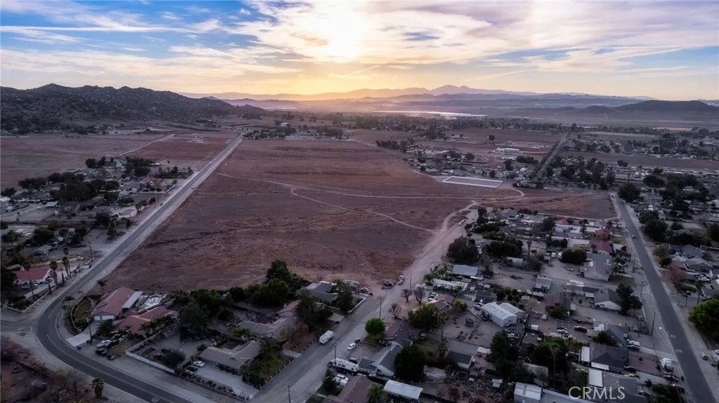 0 Converse Merger 1 Nuevo, CA 92567 - Photo 19 of 21 a view of a backyard with wooden fence