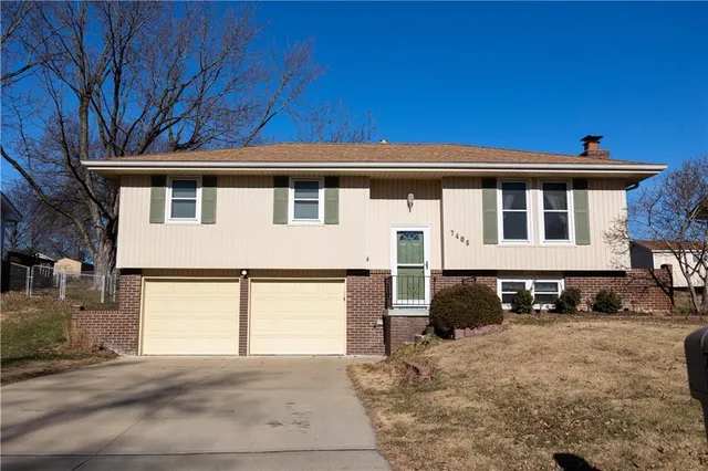$287,000 | 7406 Northwest Belvidere Parkway, Kansas City, MO 64152