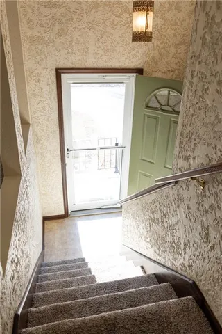 $287,000 | 7406 Northwest Belvidere Parkway, Kansas City, MO 64152