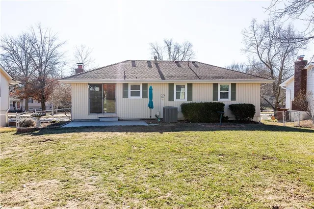 $281,000 | 7406 Northwest Belvidere Parkway, Kansas City, MO 64152