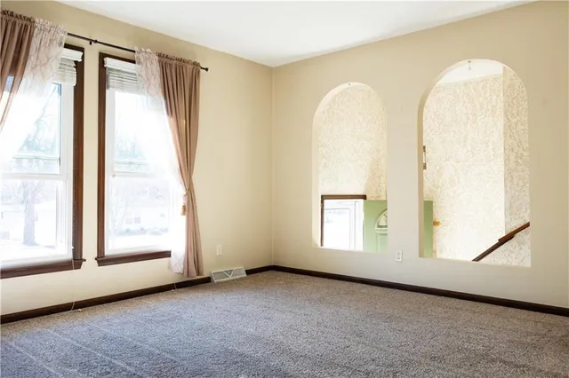 $281,000 | 7406 Northwest Belvidere Parkway, Kansas City, MO 64152