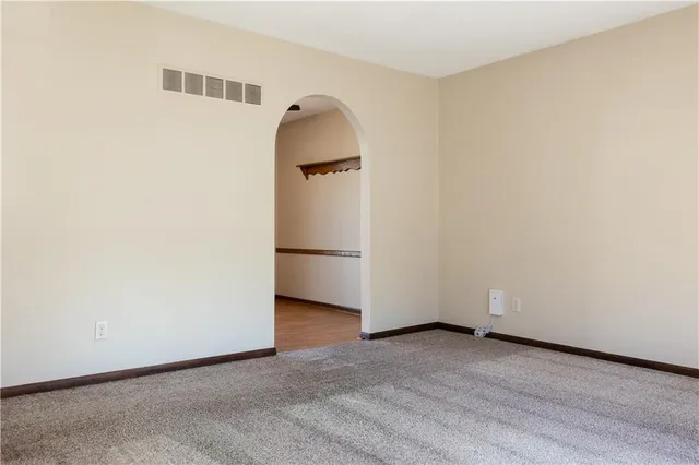 $281,000 | 7406 Northwest Belvidere Parkway, Kansas City, MO 64152