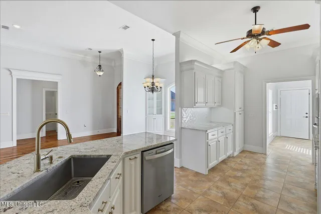 $369,000 | 227 Clubview Circle, Pearl, MS 39208