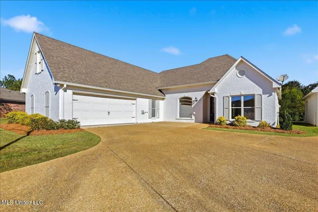$369,000 | 227 Clubview Circle, Pearl, MS 39208
