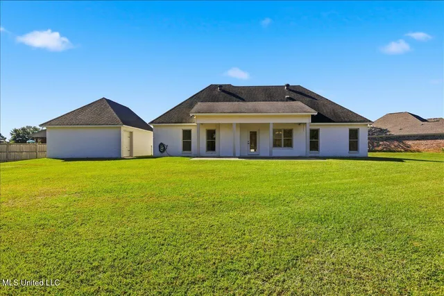 $369,000 | 227 Clubview Circle, Pearl, MS 39208