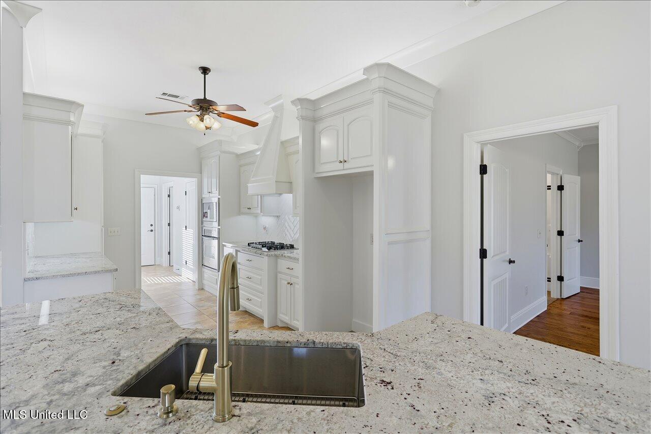 227 Clubview Circle Pearl, MS 39208 - Photo 10 of 29 10-227 Clubview Cir _ Home Tours MS