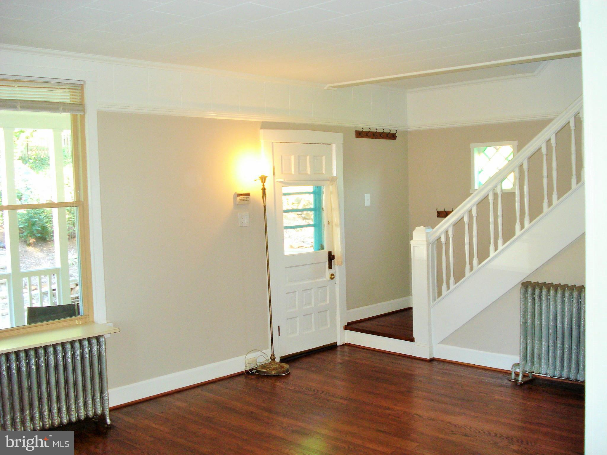 6115 Ridgeview Avenue Baltimore, MD 21206 - Photo 13 of 21 Living Room