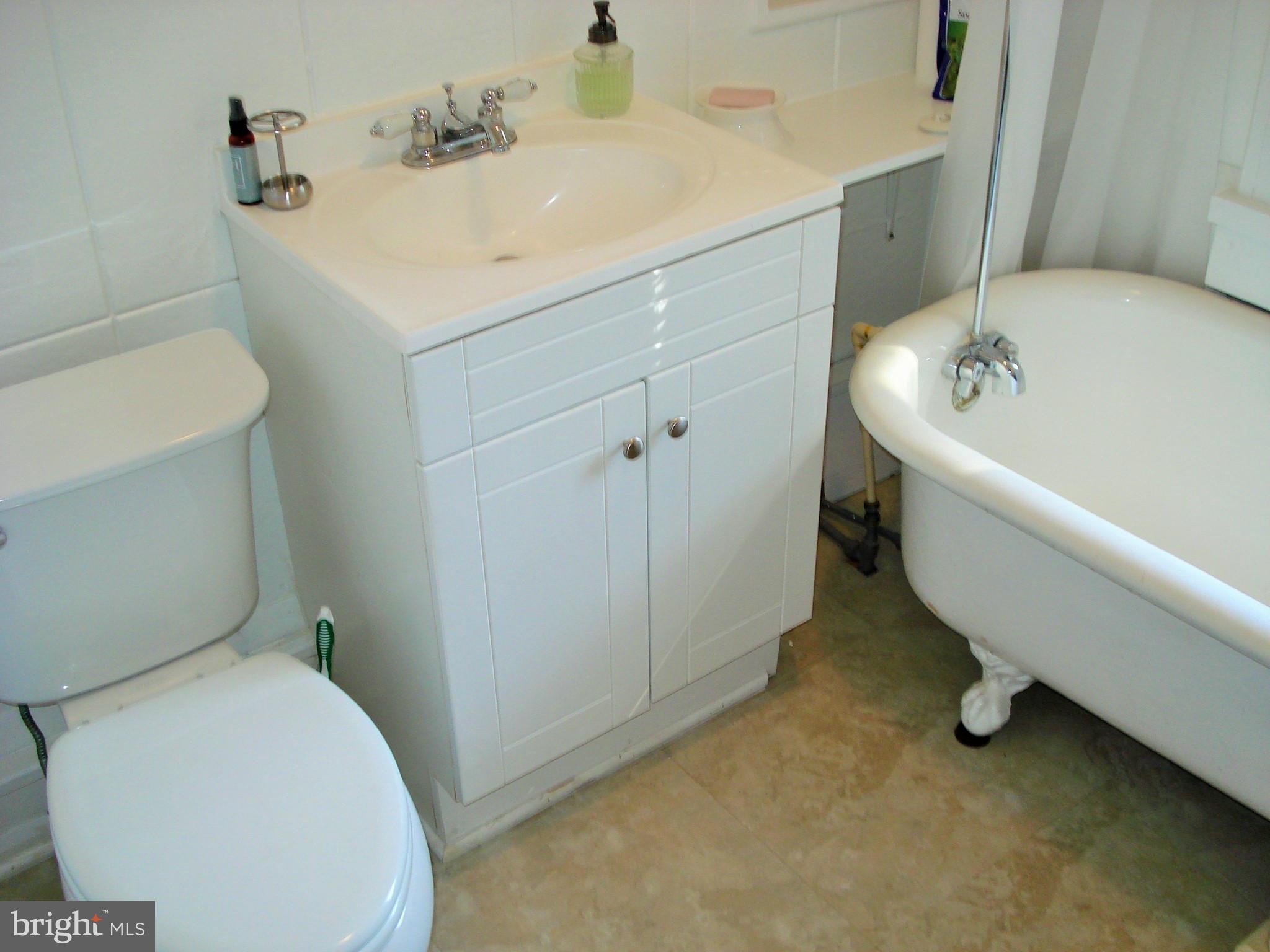 6115 Ridgeview Avenue Baltimore, MD 21206 - Photo 21 of 21 Bath
