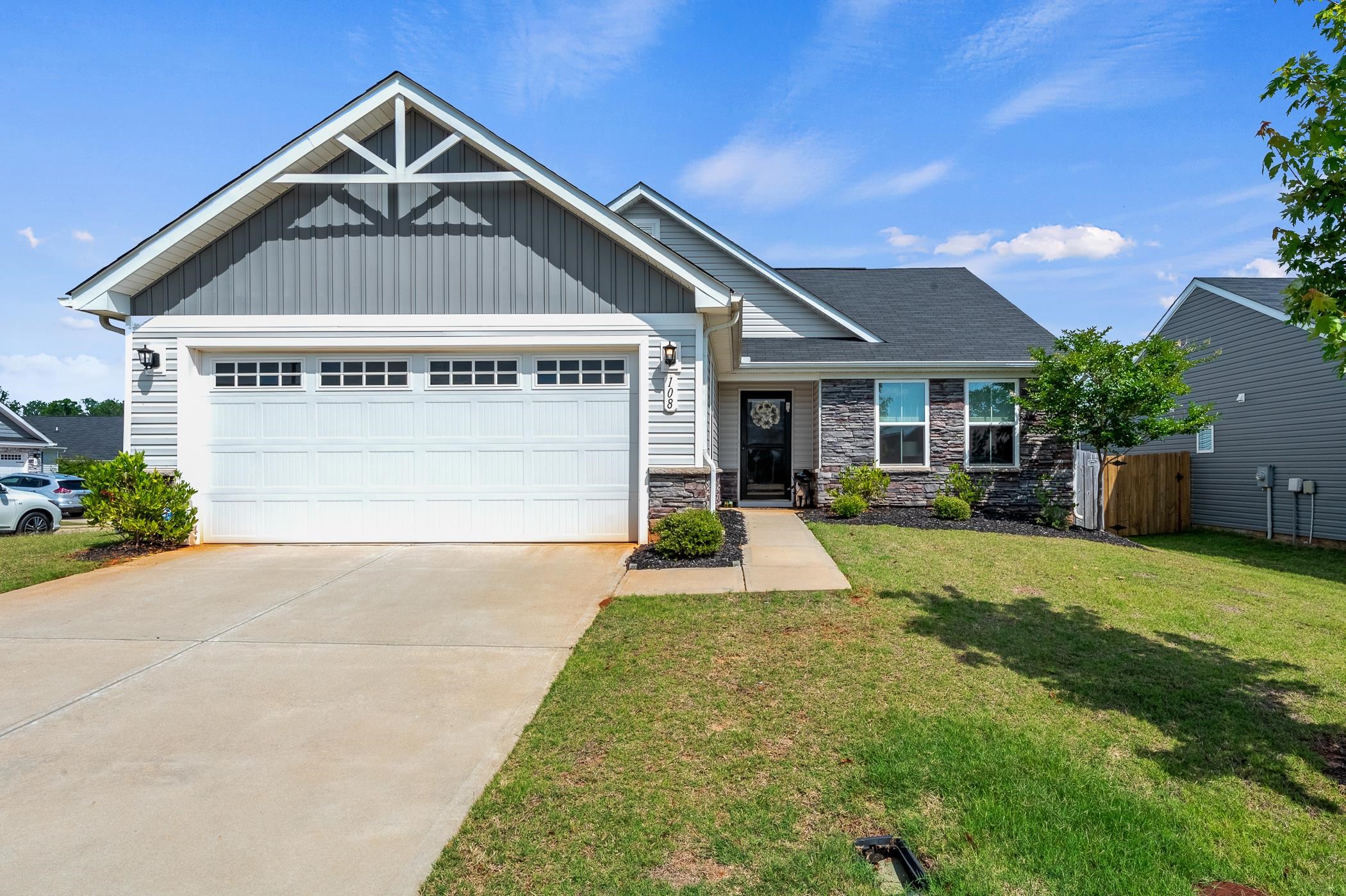 108 Bending Branch Road Greenville, SC 29605 - Photo 1 of 20 Gallery Image 1