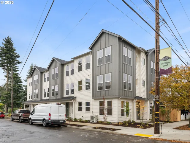 $389,900 | 475 Northeast 72nd Avenue, Unit 7, Portland, OR 97213